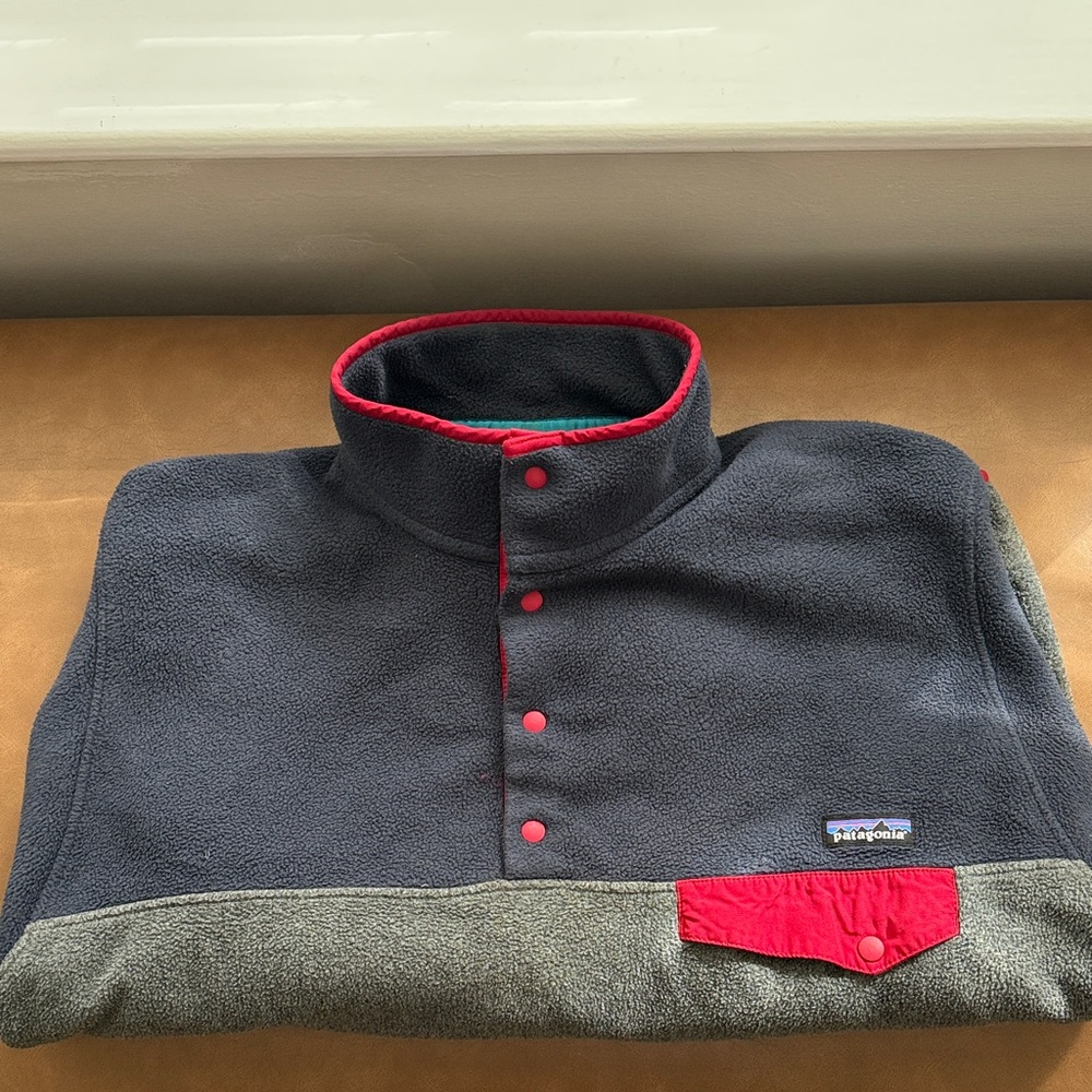 Patagonia Charcoal and Red Fleece Pullover